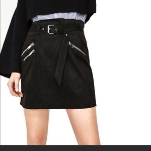 Zara black suede zipper skirt. S